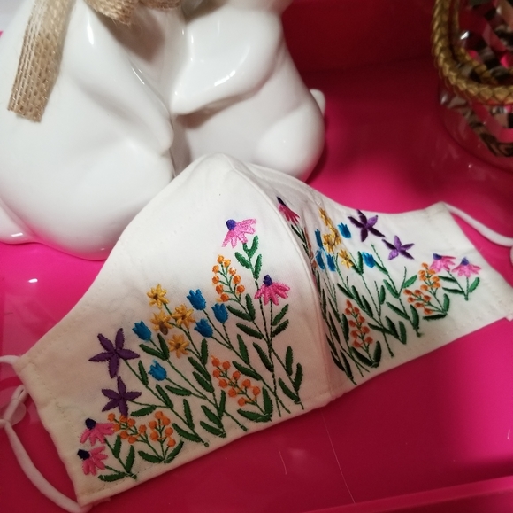 Mask - Picture 2 of 4